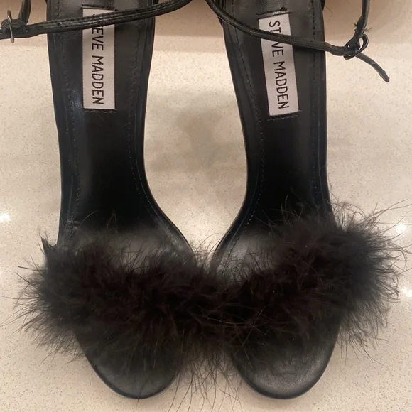Steve Madden Feather Heel - Picture 2 of 6